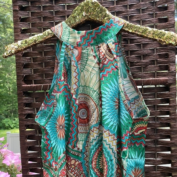 Small Green Retro Print Halter Dress - Picture 10 of 13